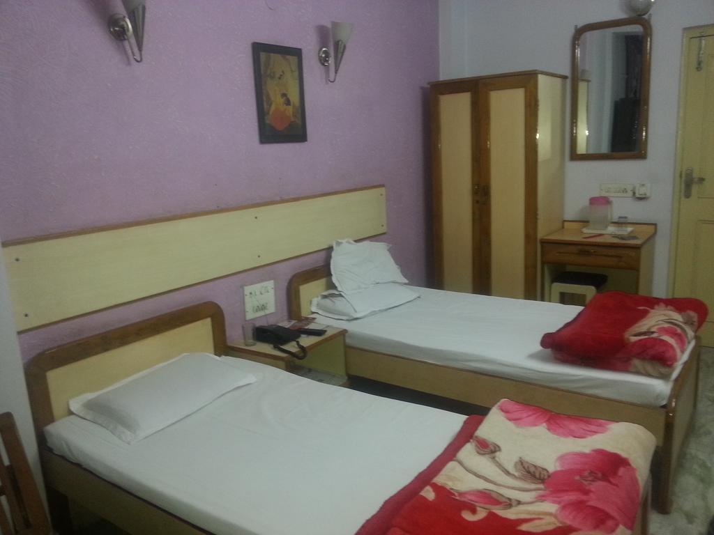 Hotel Royale Paradise Noida Bilik gambar