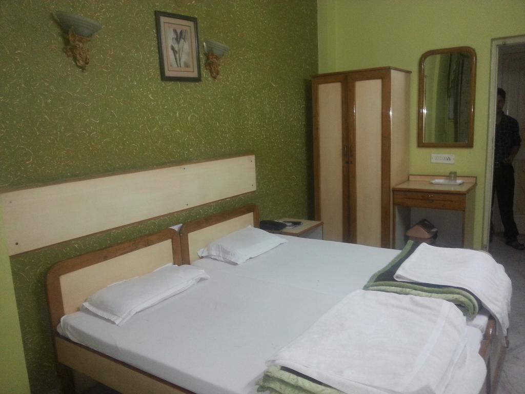 Hotel Royale Paradise Noida Luaran gambar