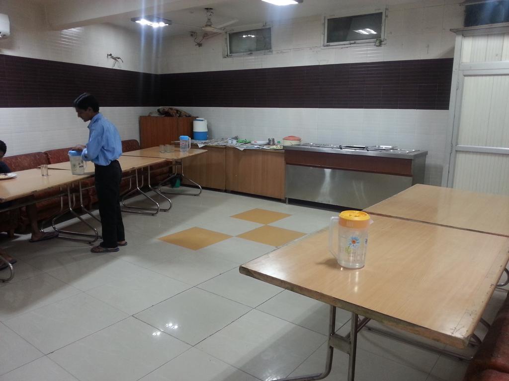 Hotel Royale Paradise Noida Luaran gambar