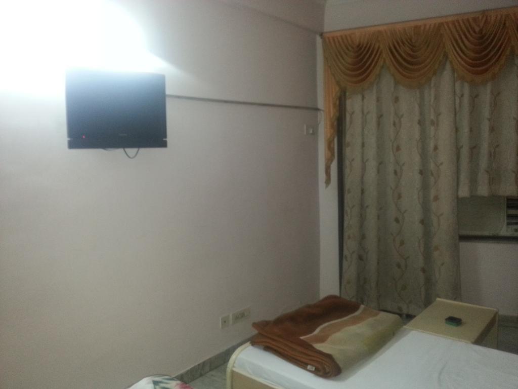 Hotel Royale Paradise Noida Bilik gambar